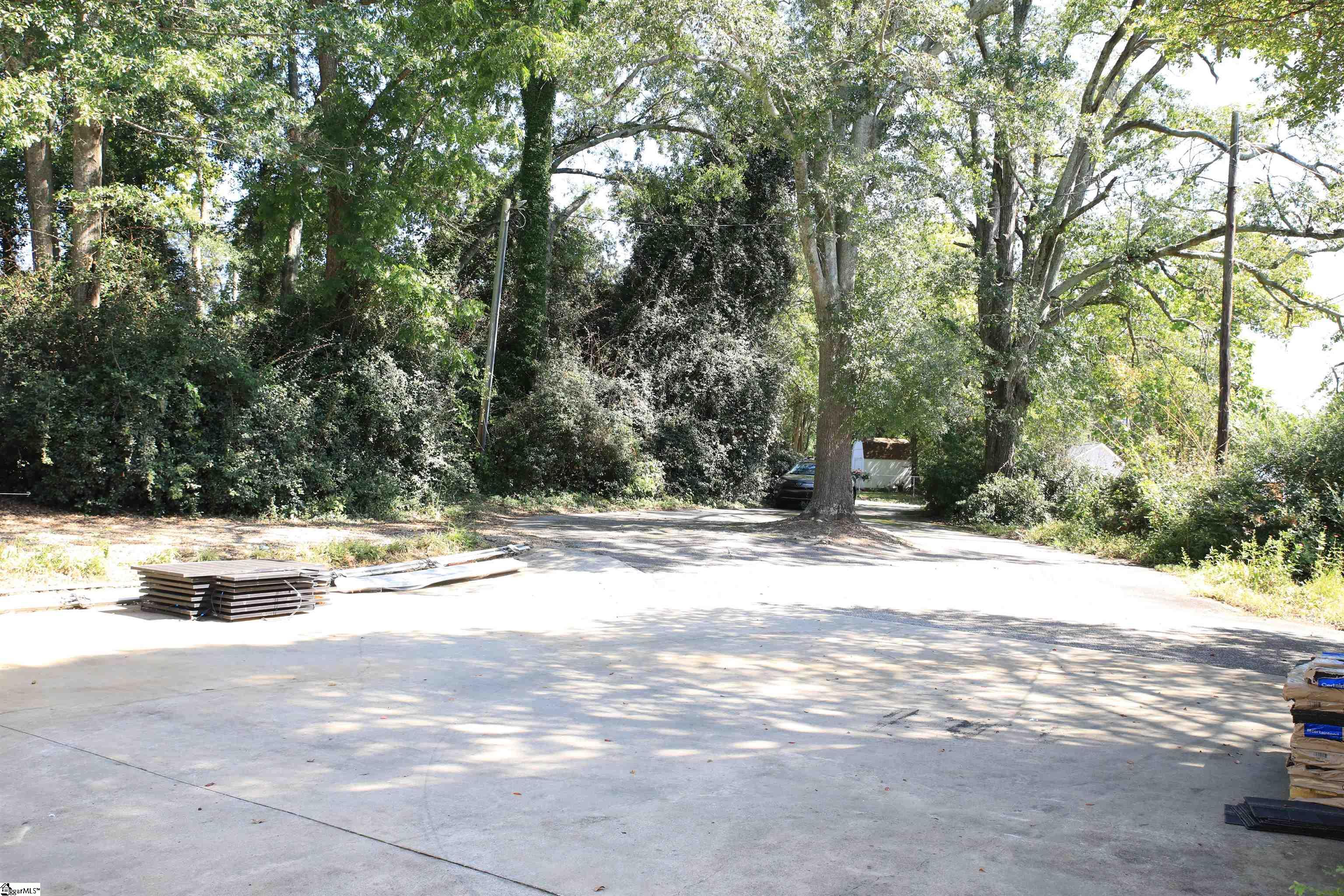 711 Northeast Main Street Easley, SC 29640 - Photo 22 of 25