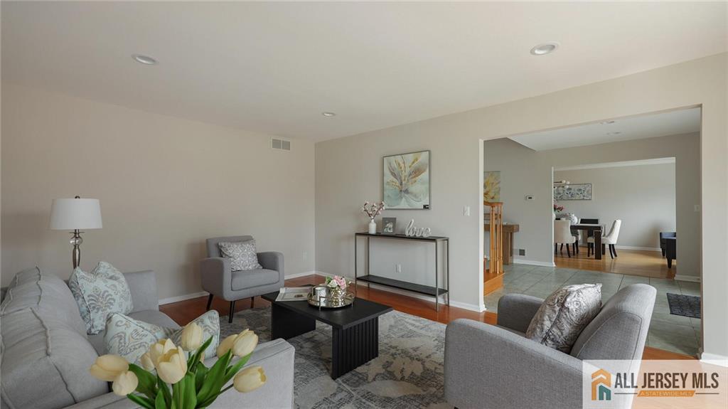 4 Maureen Court Edison, NJ 08820 - Photo 13 of 52