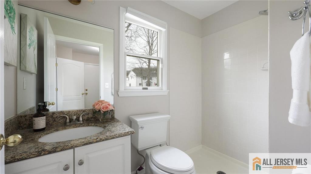 4 Maureen Court Edison, NJ 08820 - Photo 17 of 52