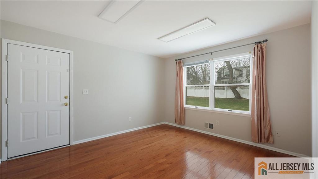 4 Maureen Court Edison, NJ 08820 - Photo 18 of 52