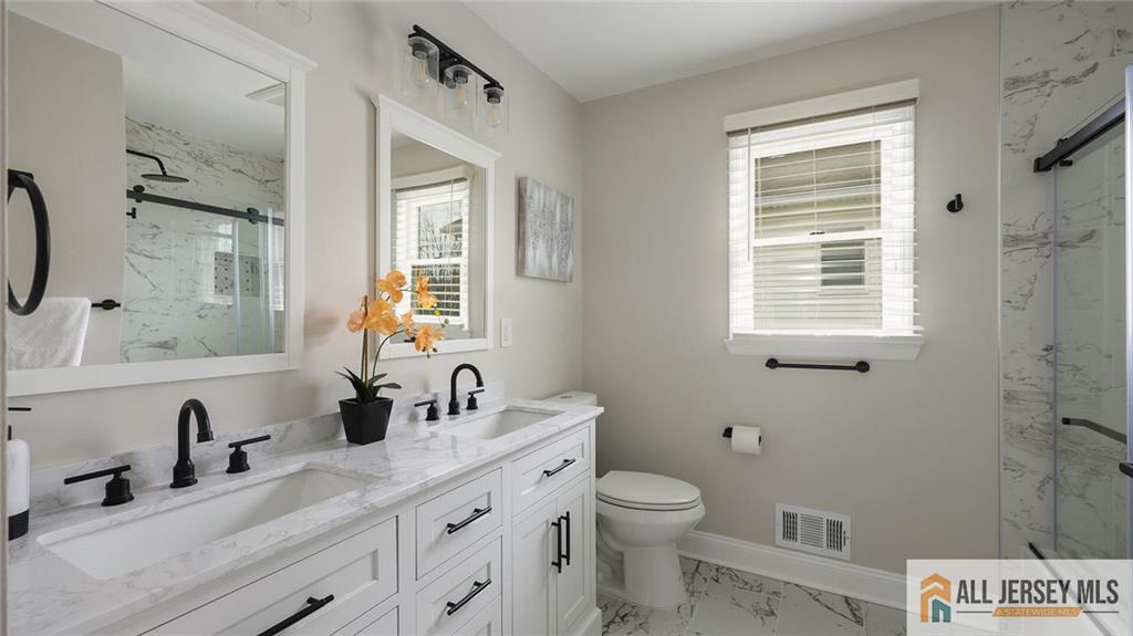 4 Maureen Court Edison, NJ 08820 - Photo 31 of 52