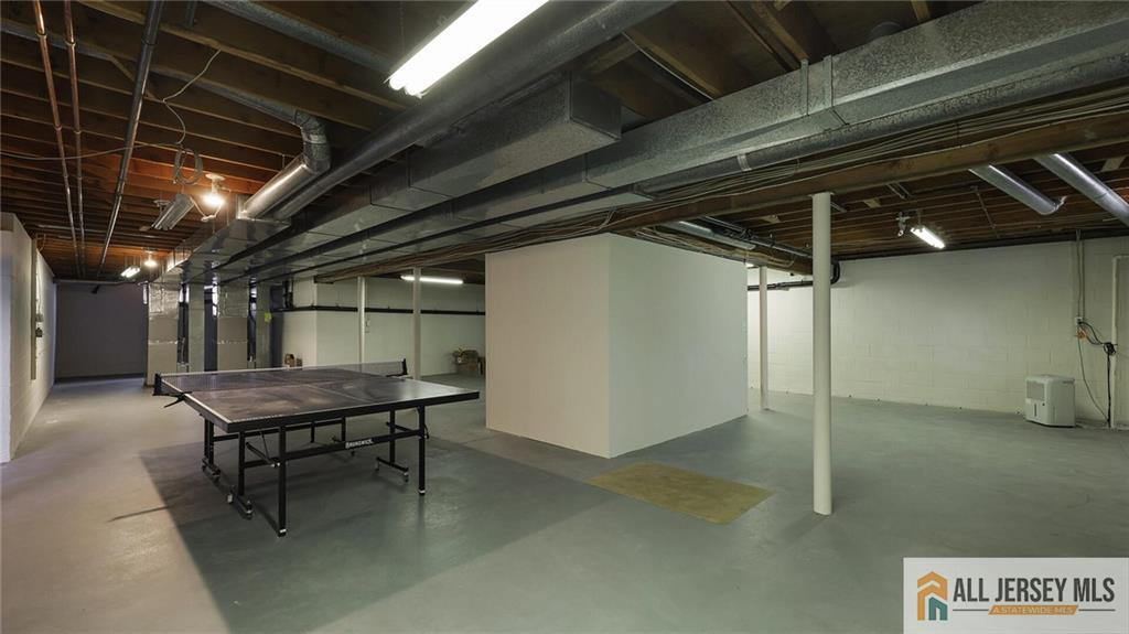 4 Maureen Court Edison, NJ 08820 - Photo 39 of 52