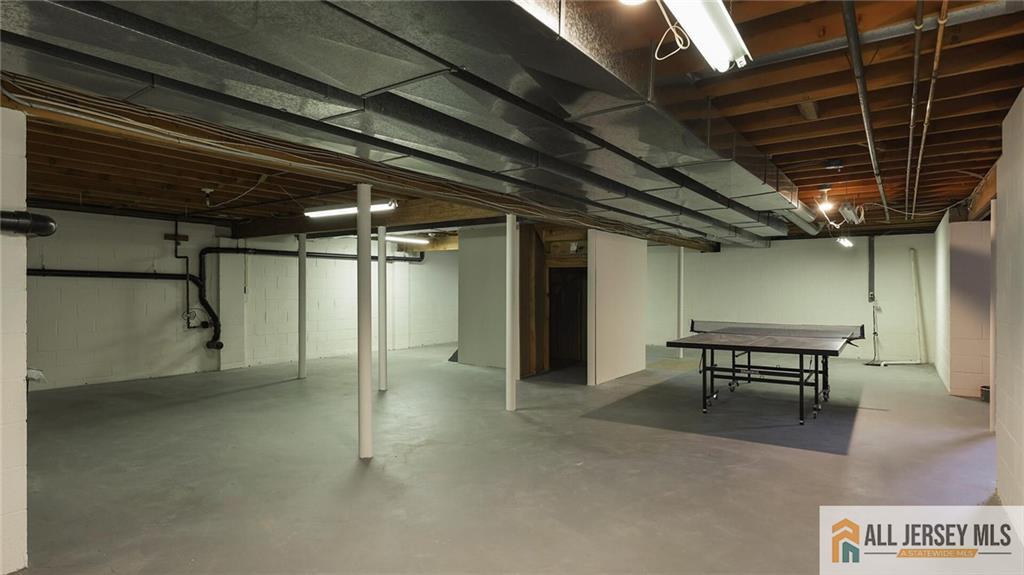 4 Maureen Court Edison, NJ 08820 - Photo 40 of 52