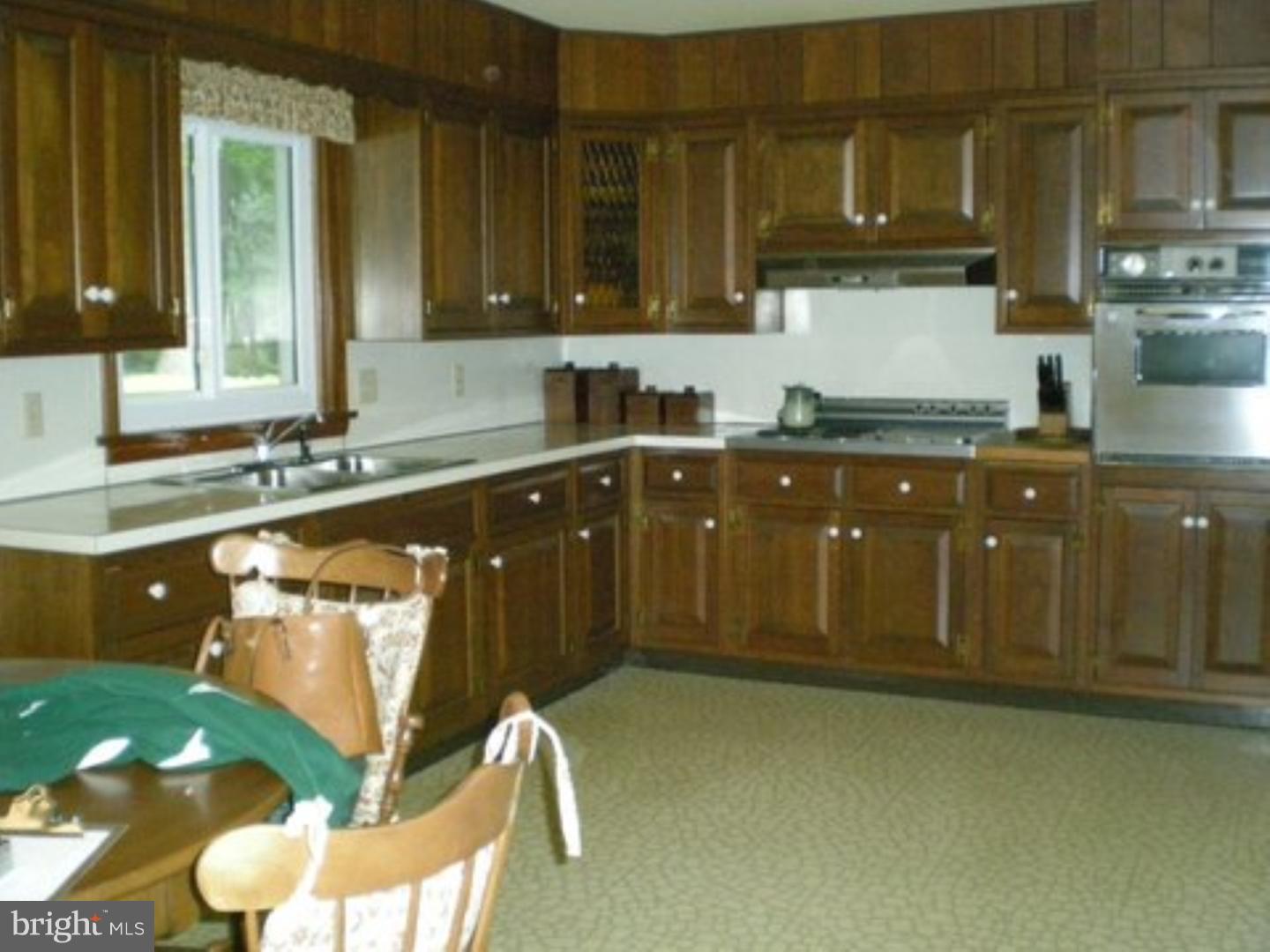 539 Pine Swamp Road Elverson, PA 19520 - Photo 9 of 24