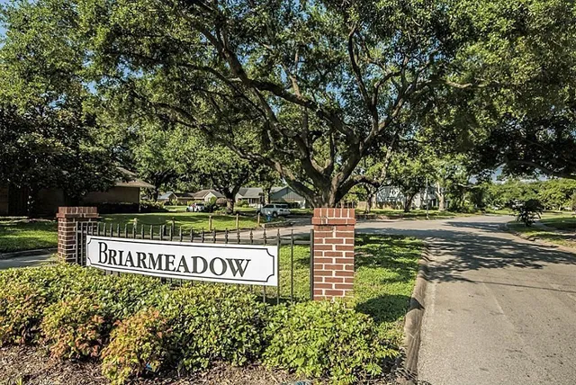$439,000 | 7539 Highmeadow Drive, Houston, TX 77063