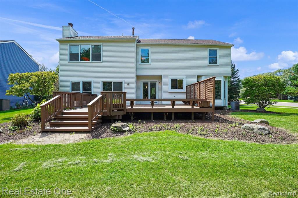 1764 Ridgecrest Rochester Hills, MI 48306 - Photo 27 of 42