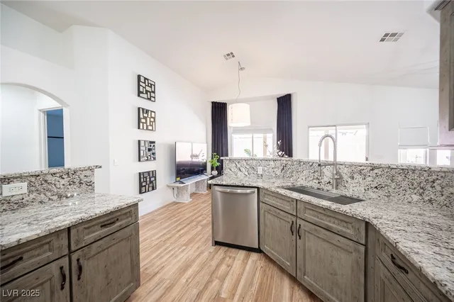 $2,600 | 5312 Bright Sky Court, Las Vegas, NV 89130