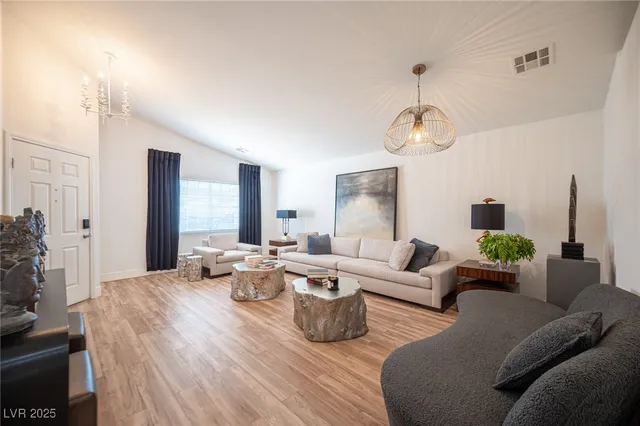 $2,600 | 5312 Bright Sky Court, Las Vegas, NV 89130