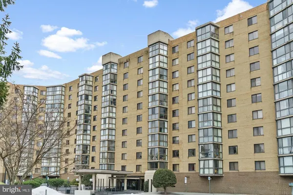 $2,700 | 3310 North Leisure World Boulevard, Unit 7056, Silver Spring, MD 20906