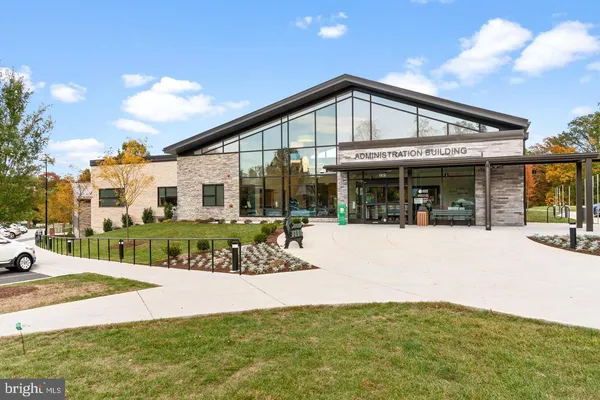 $2,700 | 3310 North Leisure World Boulevard, Unit 7056, Silver Spring, MD 20906