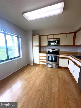 $2,700 | 3310 North Leisure World Boulevard, Unit 7056, Silver Spring, MD 20906