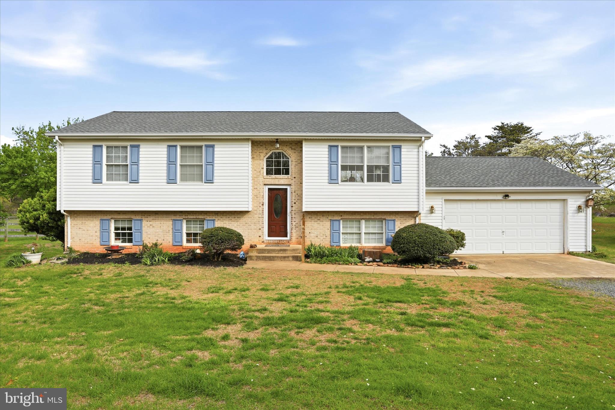8117 Bailey Road Warrenton, VA 20186 - Photo 1 of 46