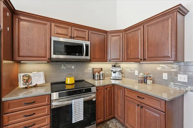 $630,000 | 925 South Holt Circle, Madison, WI 53719