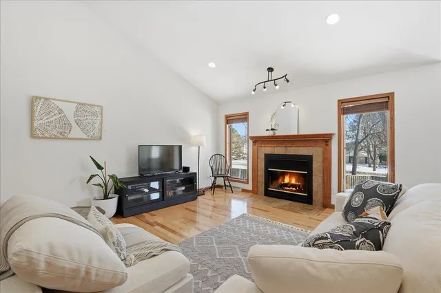 $630,000 | 925 South Holt Circle, Madison, WI 53719