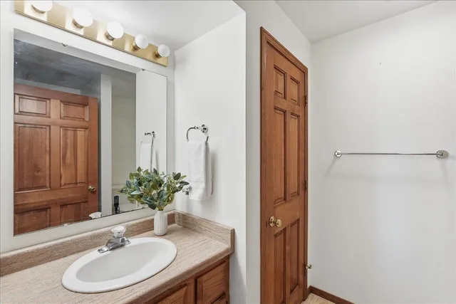 $630,000 | 925 South Holt Circle, Madison, WI 53719