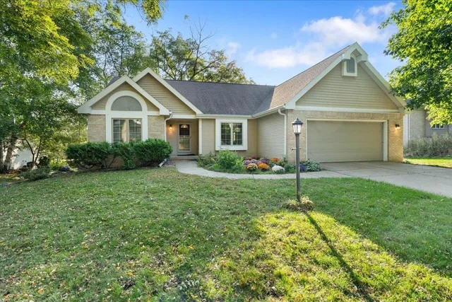 $630,000 | 925 South Holt Circle, Madison, WI 53719