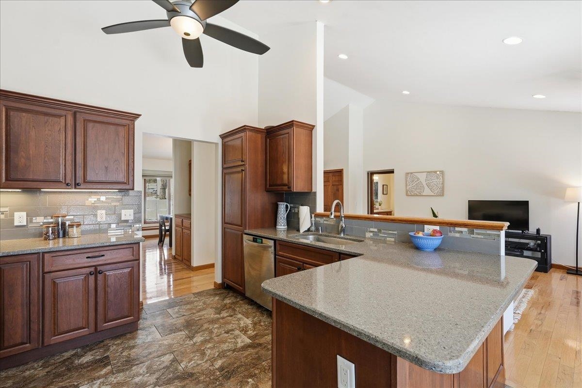 925 South Holt Circle Madison, WI 53719 - Photo 8 of 45