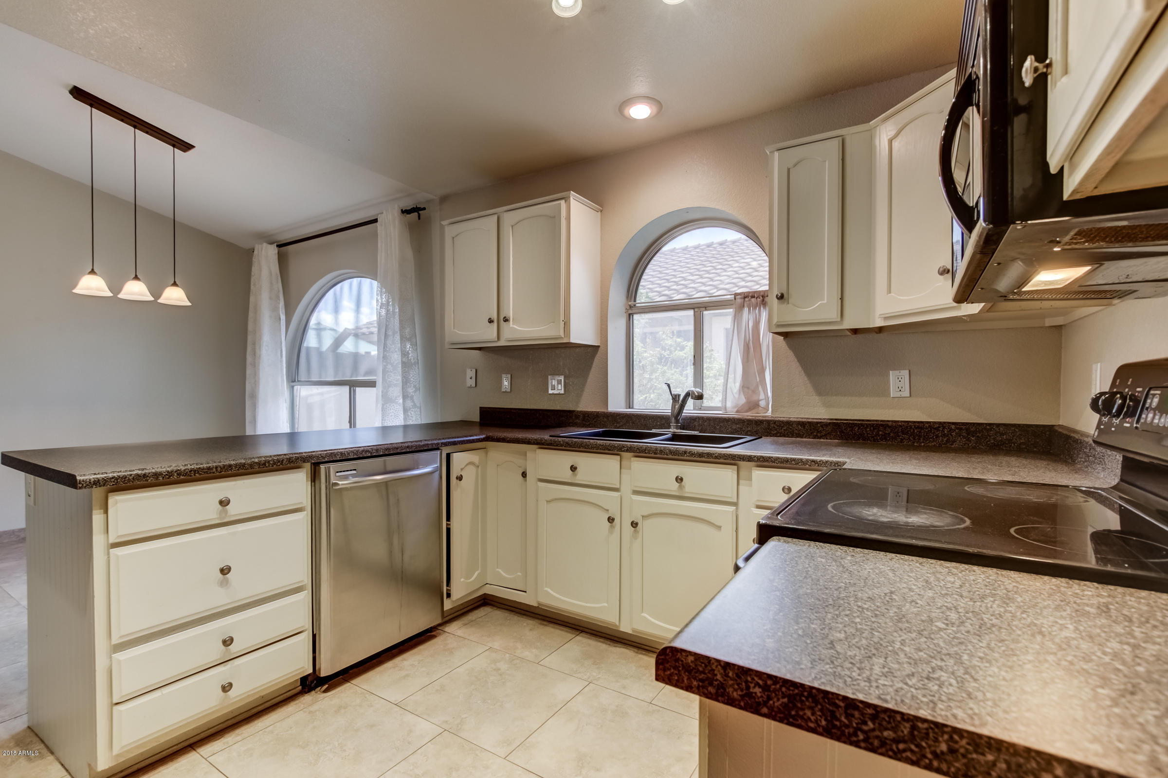 2927 East Amber Ridge Way Phoenix, AZ 85048 - Photo 8 of 22 2927 E Amber Ridge Way-17