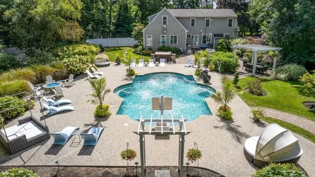 $1,795,000 | 45 Summer Street, Duxbury, MA 02332
