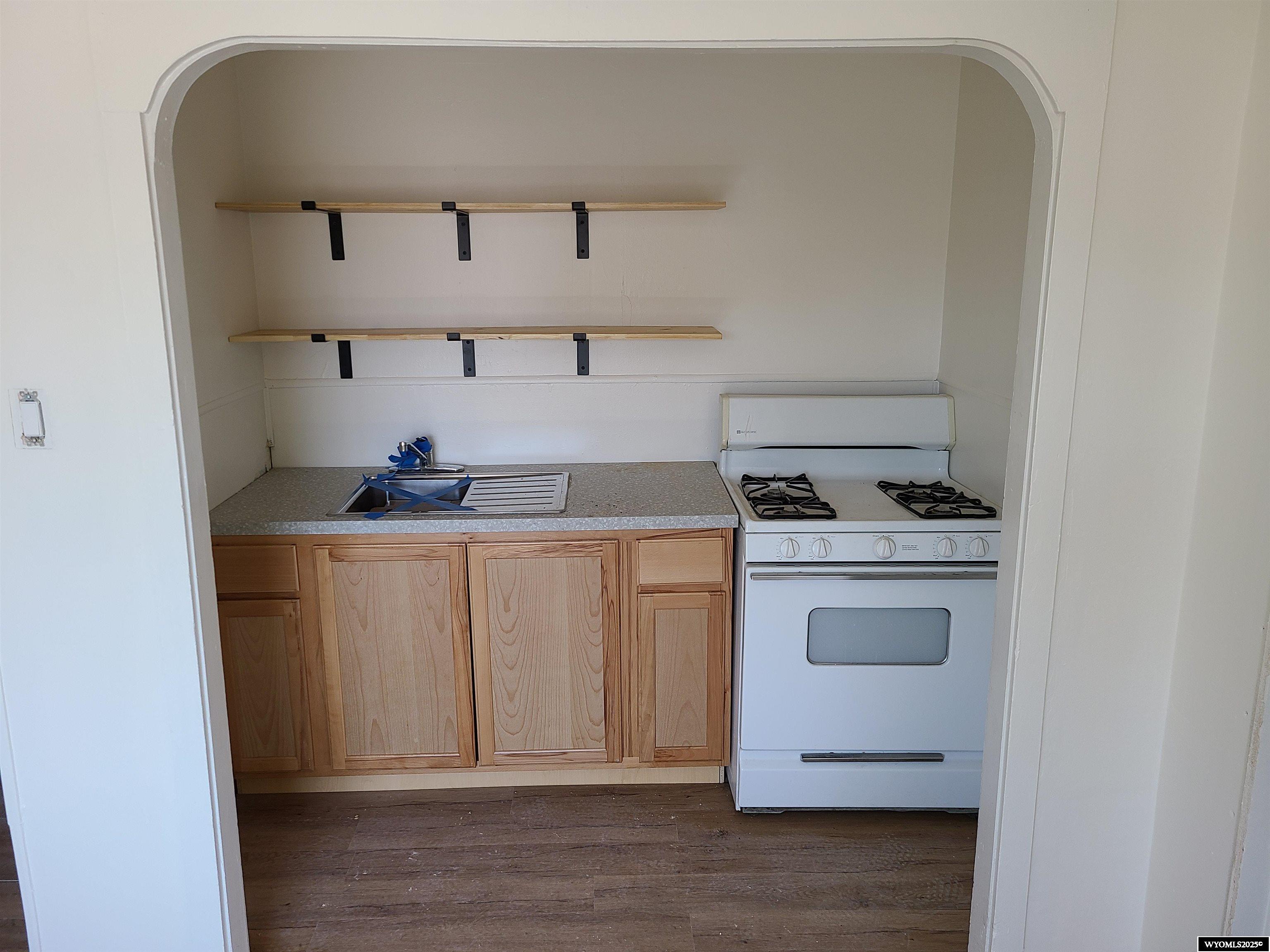 814 7th Street Rock Springs, WY 82901 - Photo 8 of 17 Visit www.wyorealtor.com or call 307-371-5113 for info.