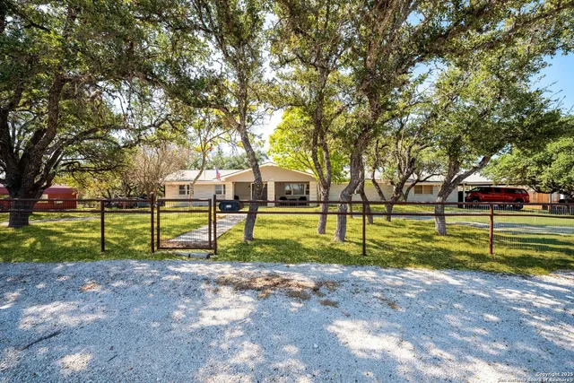 $775,000 | 1220 Inspiring View, Canyon Lake, TX 78133