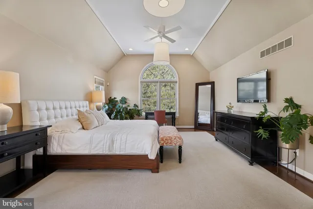 $1,795,000 | 825 Springbank Lane, Wayne, PA 19087