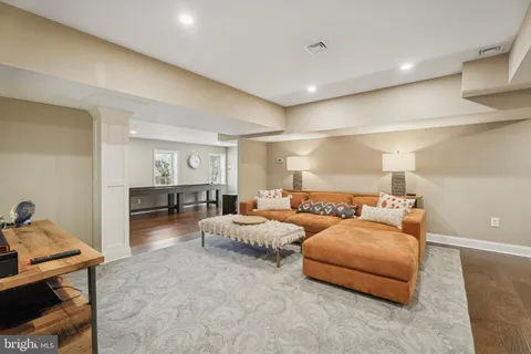 $1,795,000 | 825 Springbank Lane, Wayne, PA 19087