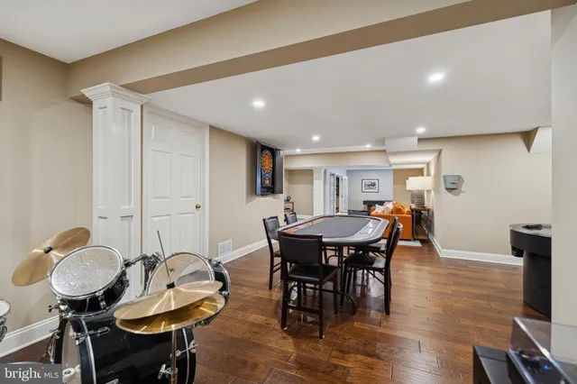 $1,795,000 | 825 Springbank Lane, Wayne, PA 19087