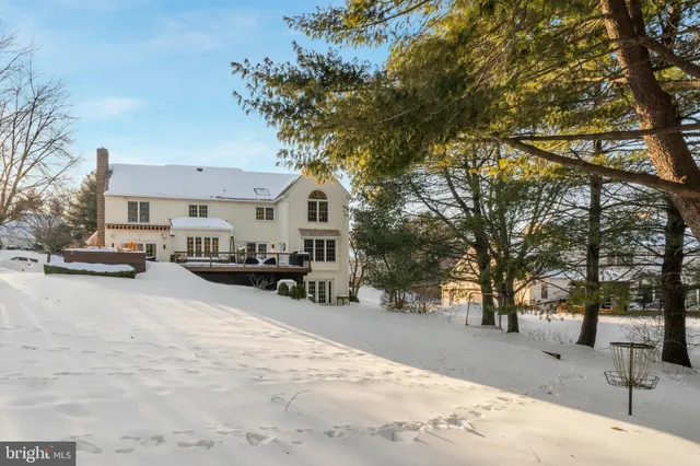 $1,795,000 | 825 Springbank Lane, Wayne, PA 19087