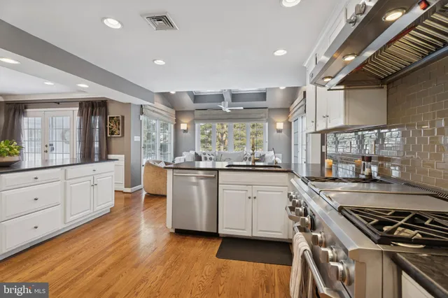 $1,795,000 | 825 Springbank Lane, Wayne, PA 19087