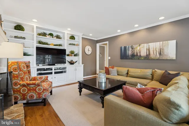 $1,795,000 | 825 Springbank Lane, Wayne, PA 19087