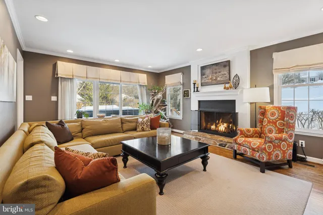 $1,795,000 | 825 Springbank Lane, Wayne, PA 19087