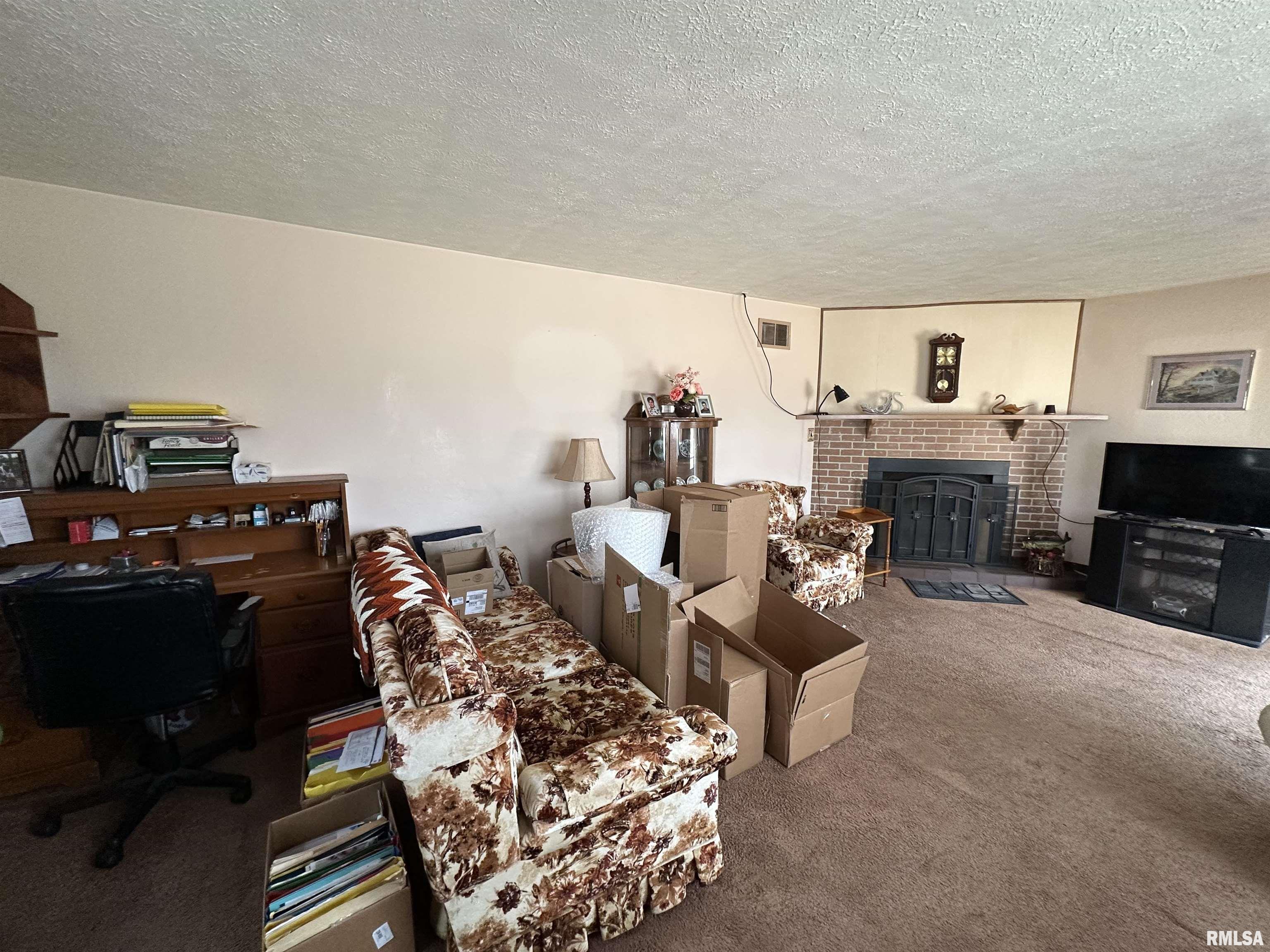 2470 Summer Time Road Kell, IL 62853 - Photo 9 of 17