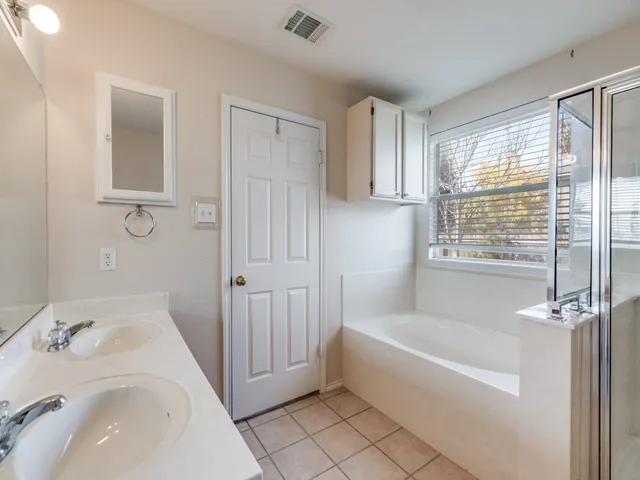 $335,000 | 505 Lafayette Square Drive, Leander, TX 78641