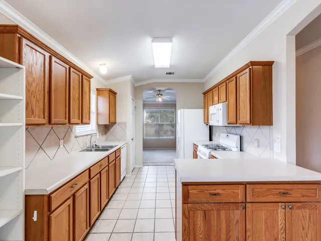 $335,000 | 505 Lafayette Square Drive, Leander, TX 78641