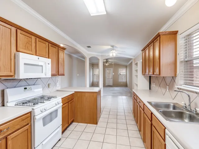 $335,000 | 505 Lafayette Square Drive, Leander, TX 78641