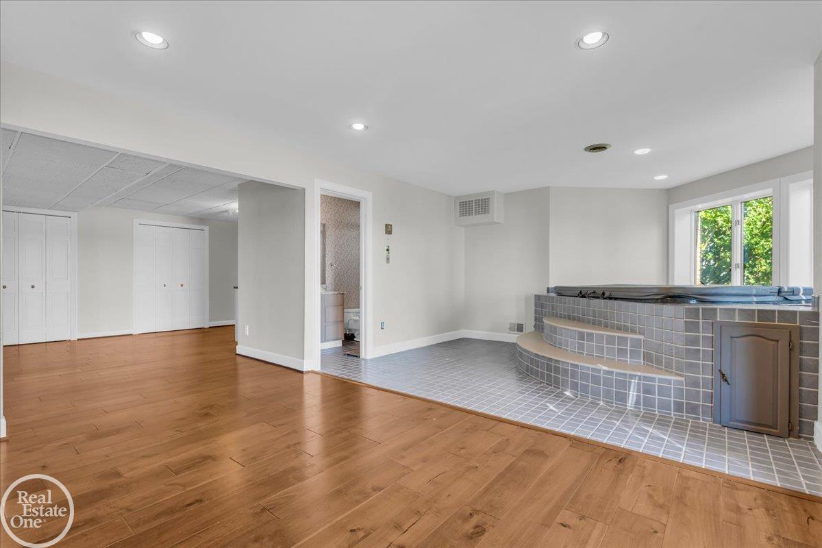 770 North Riverside Avenue St. Clair, MI 48079 - Photo 39 of 52