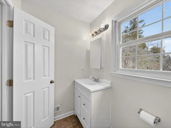 $548,000 | 11223 Beales Branch Lane, Remington, VA 22734