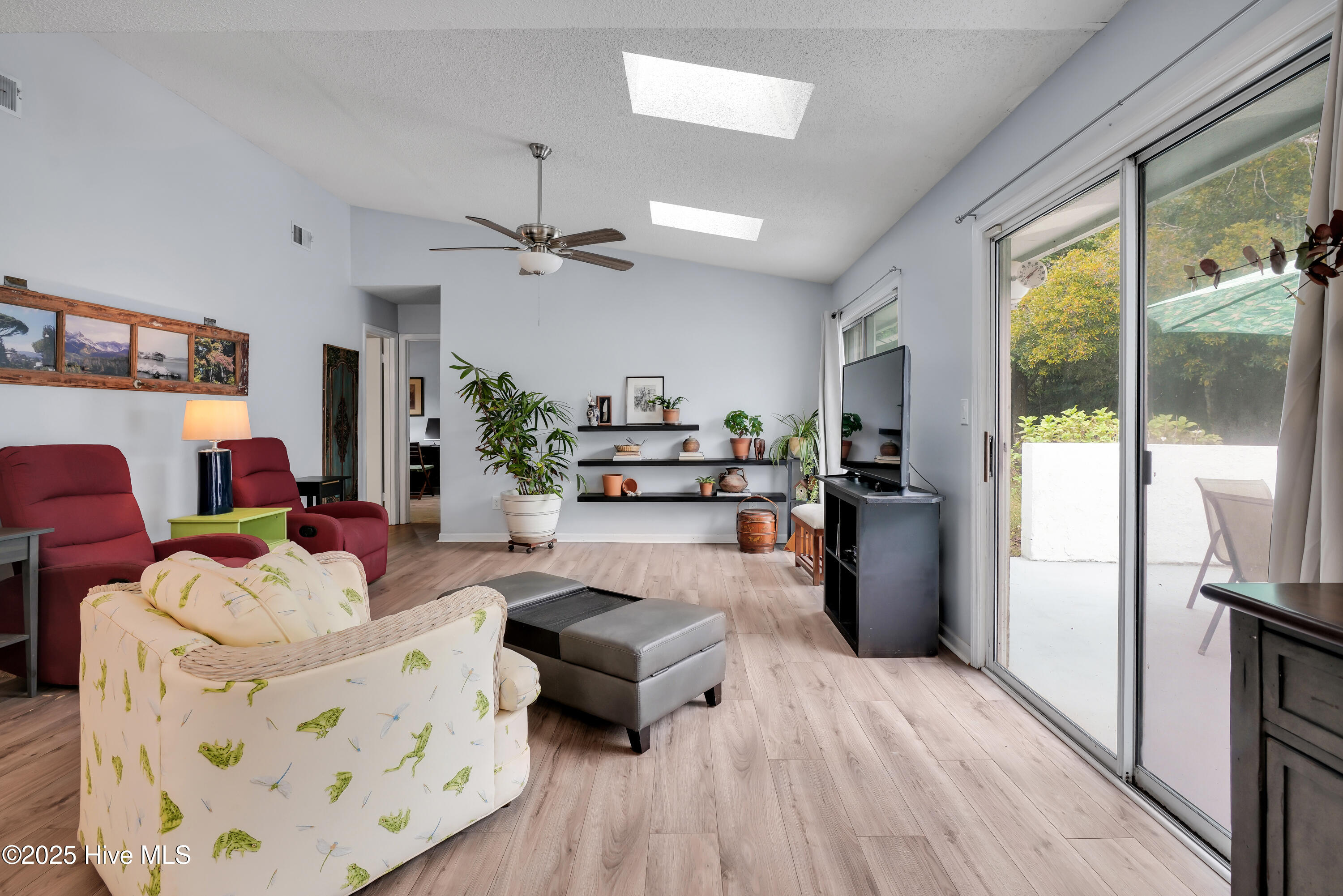 129 Red Bird Lane Hampstead, NC 28443 - Photo 13 of 37 129RedBirdLane-27