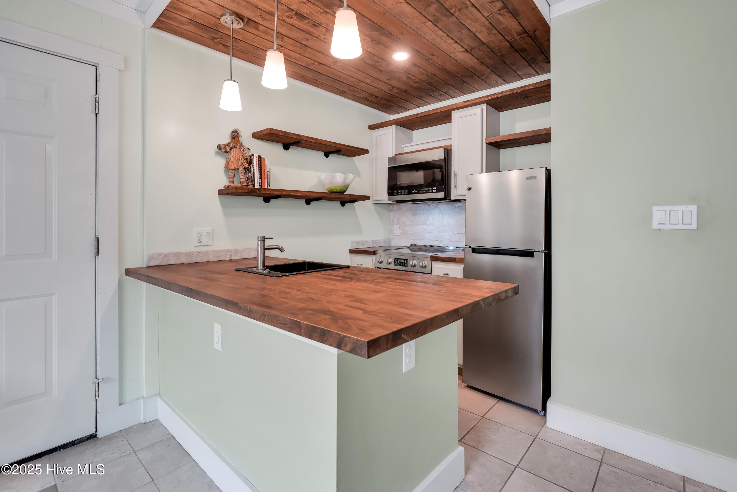 129 Red Bird Lane Hampstead, NC 28443 - Photo 28 of 37 129RedBirdLane-7