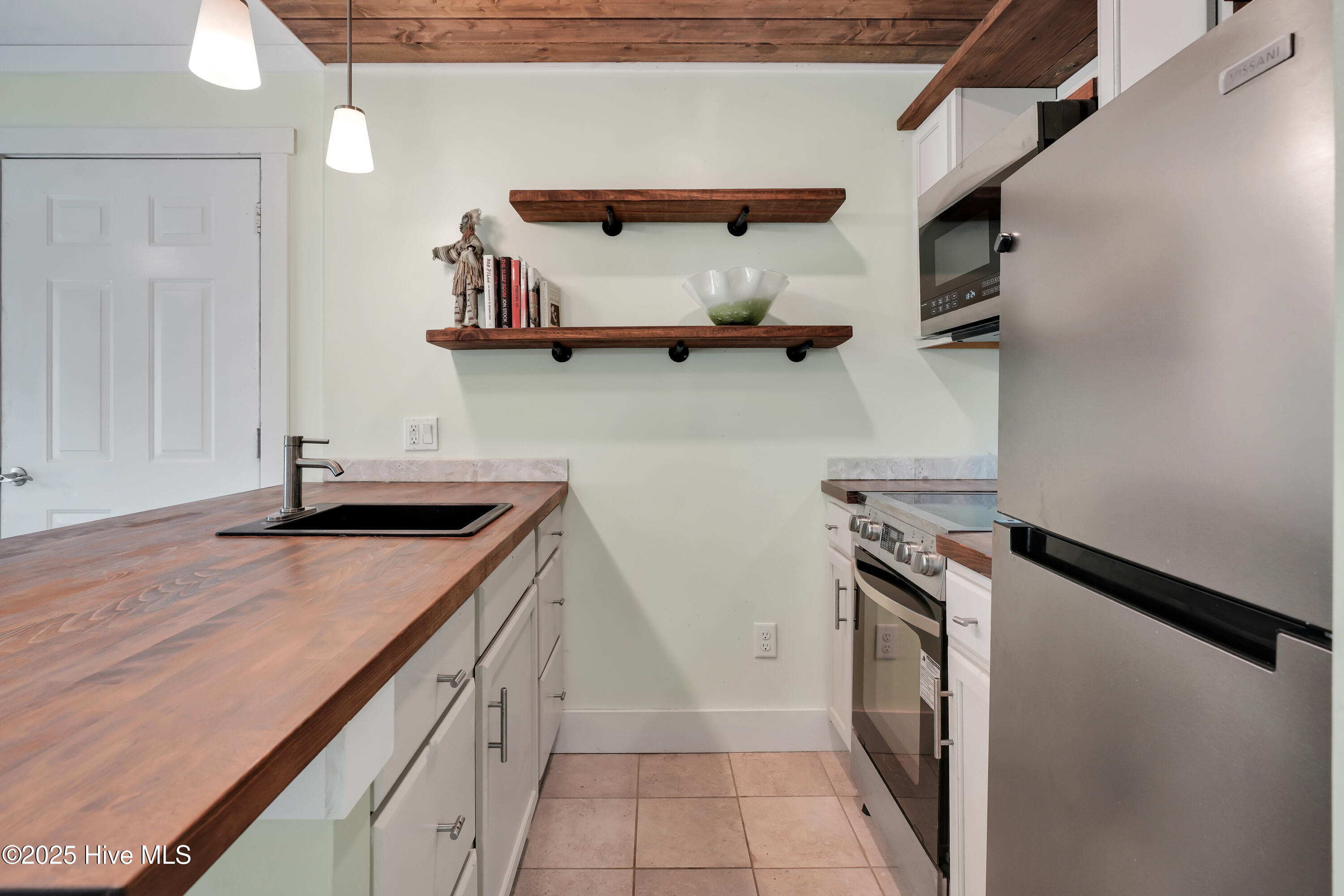 129 Red Bird Lane Hampstead, NC 28443 - Photo 29 of 37 129RedBirdLane-8