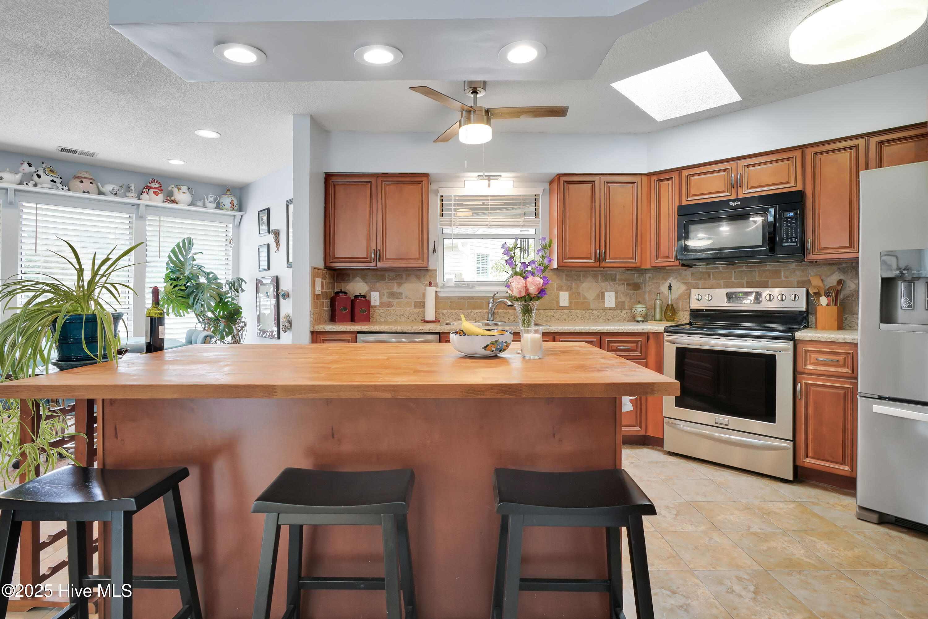 129 Red Bird Lane Hampstead, NC 28443 - Photo 8 of 37 129RedBirdLane-26