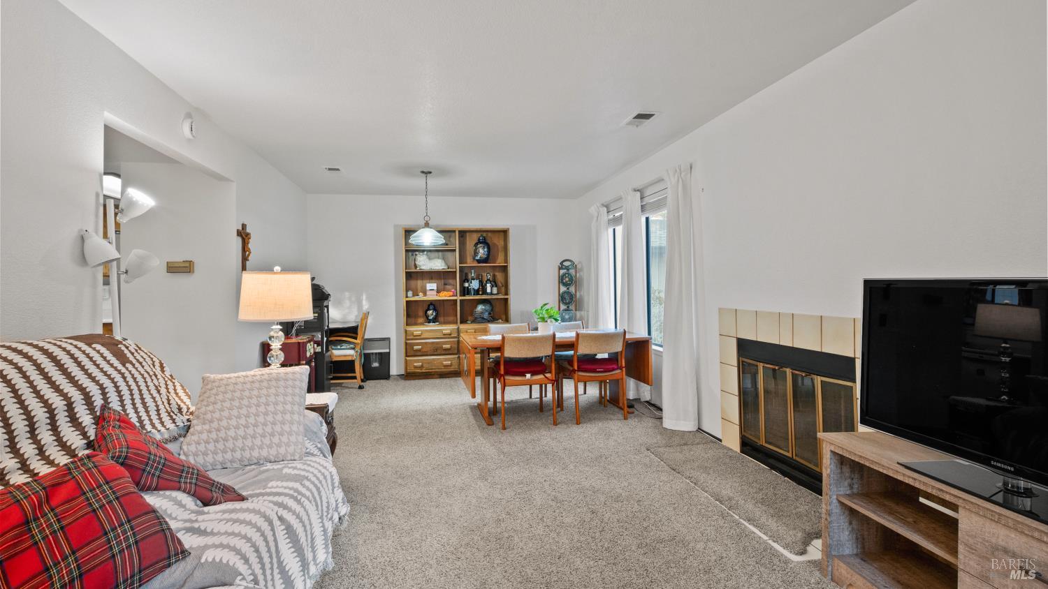 418 Occidental Circle Santa Rosa, CA 95401 - Photo 4 of 25