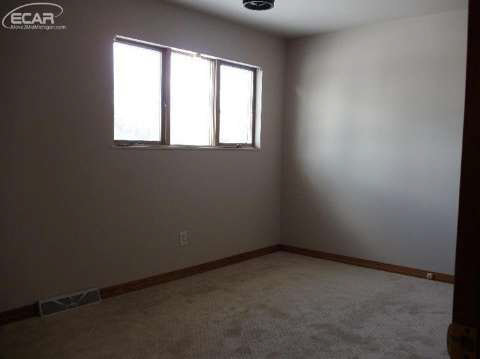 15232 E Road Montrose, MI 48457 - Photo 10 of 19 20427558-9.JPG