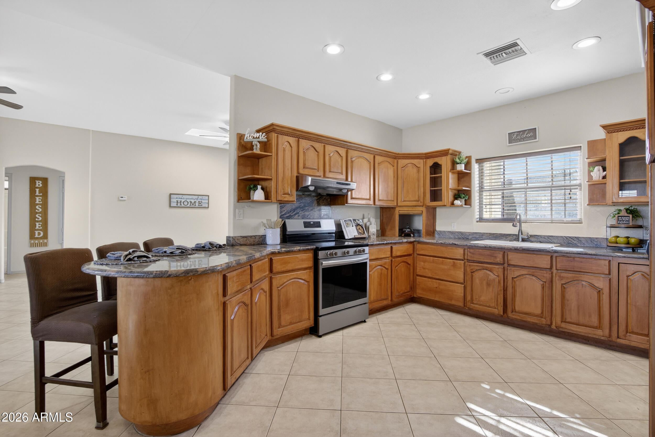 2064 West Dobbins Road Phoenix, AZ 85041 - Photo 5 of 52 Kitchen