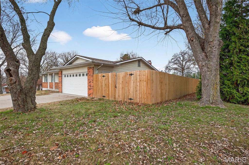 105 Hunters Ridge St. Charles, MO 63301 - Photo 4 of 32