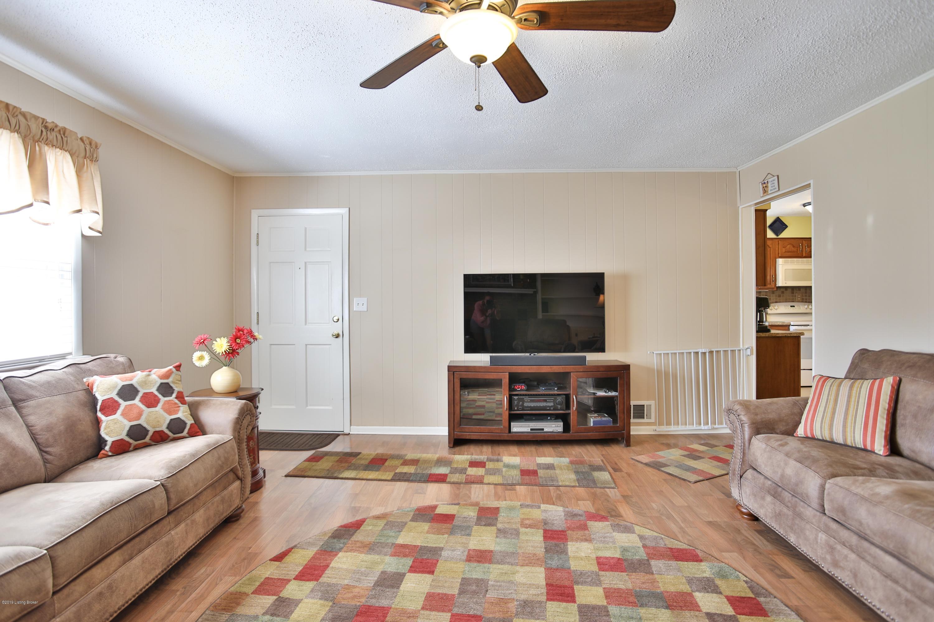 1052 Runell Road Louisville, KY 40214 - Photo 15 of 39 1-25
