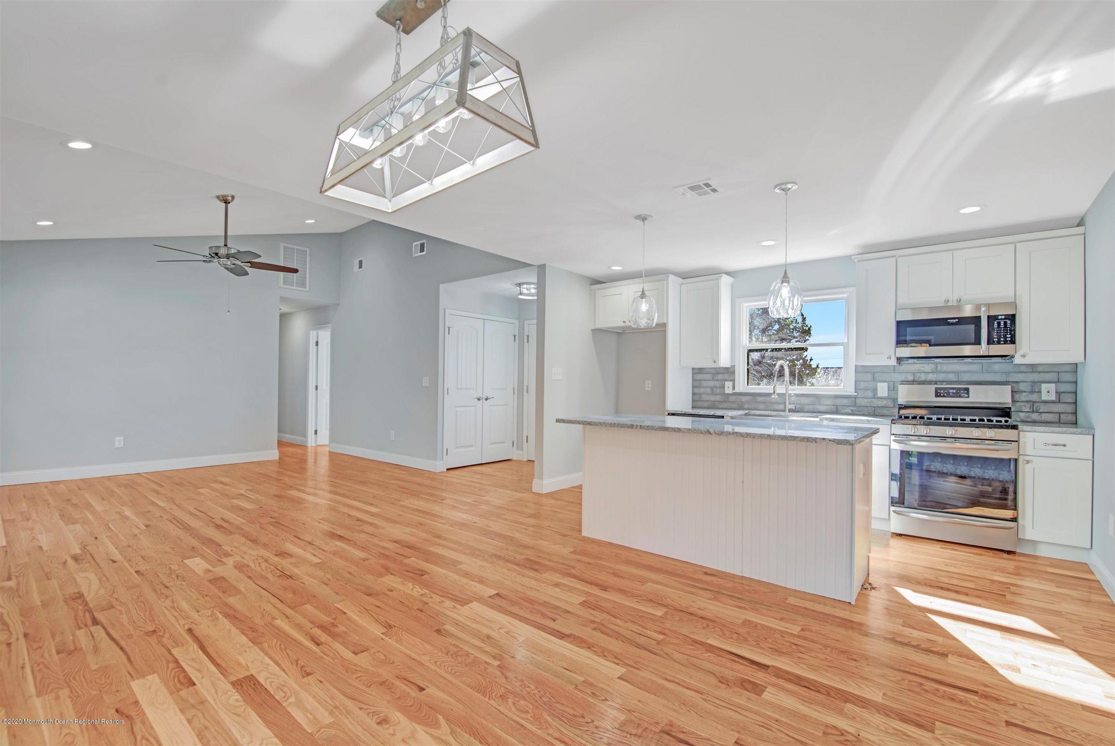 65 Harbor Inn Road Bayville, NJ 08721 - Photo 4 of 31 11-DINING ROOM