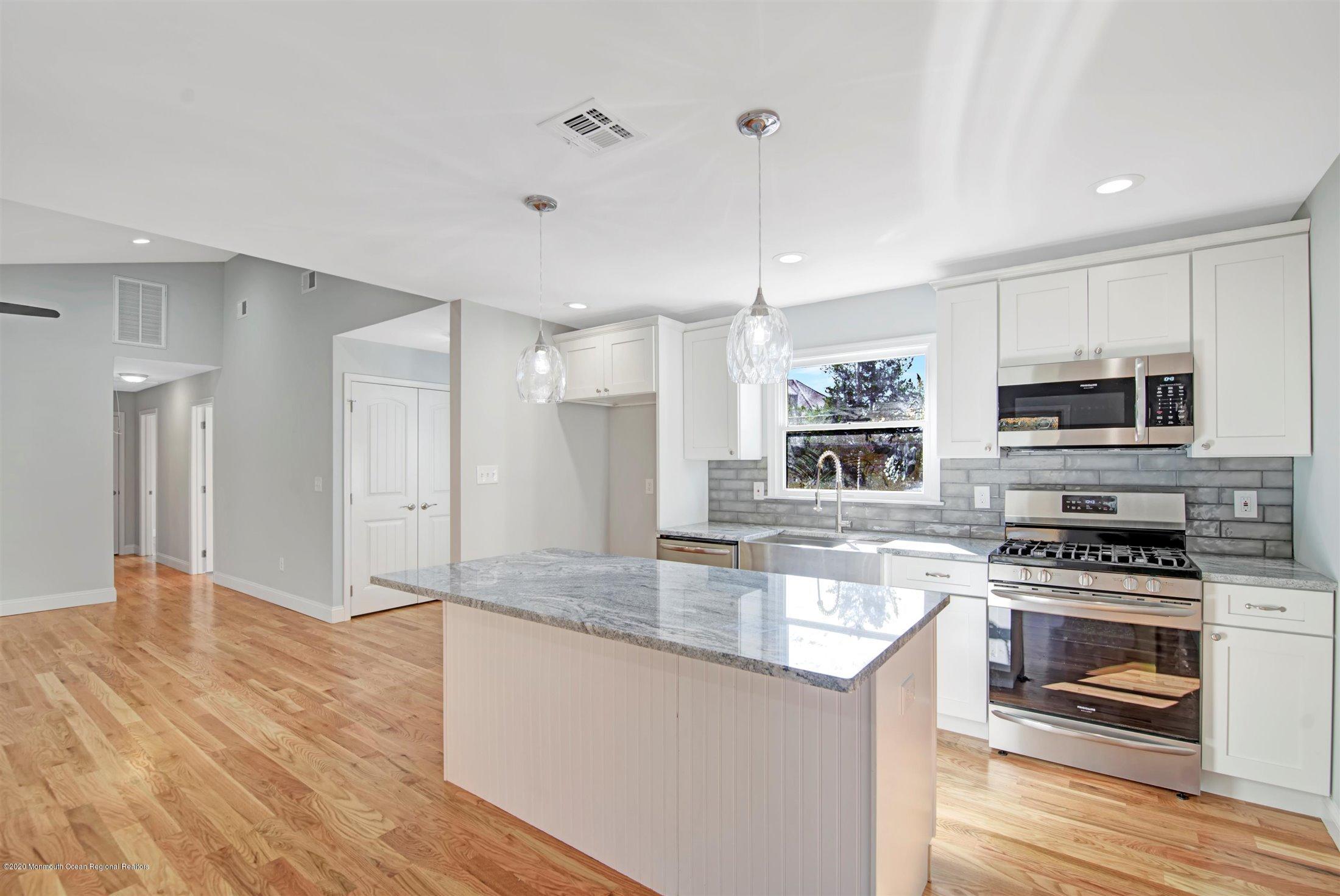 65 Harbor Inn Road Bayville, NJ 08721 - Photo 5 of 31 16-KITCHEN