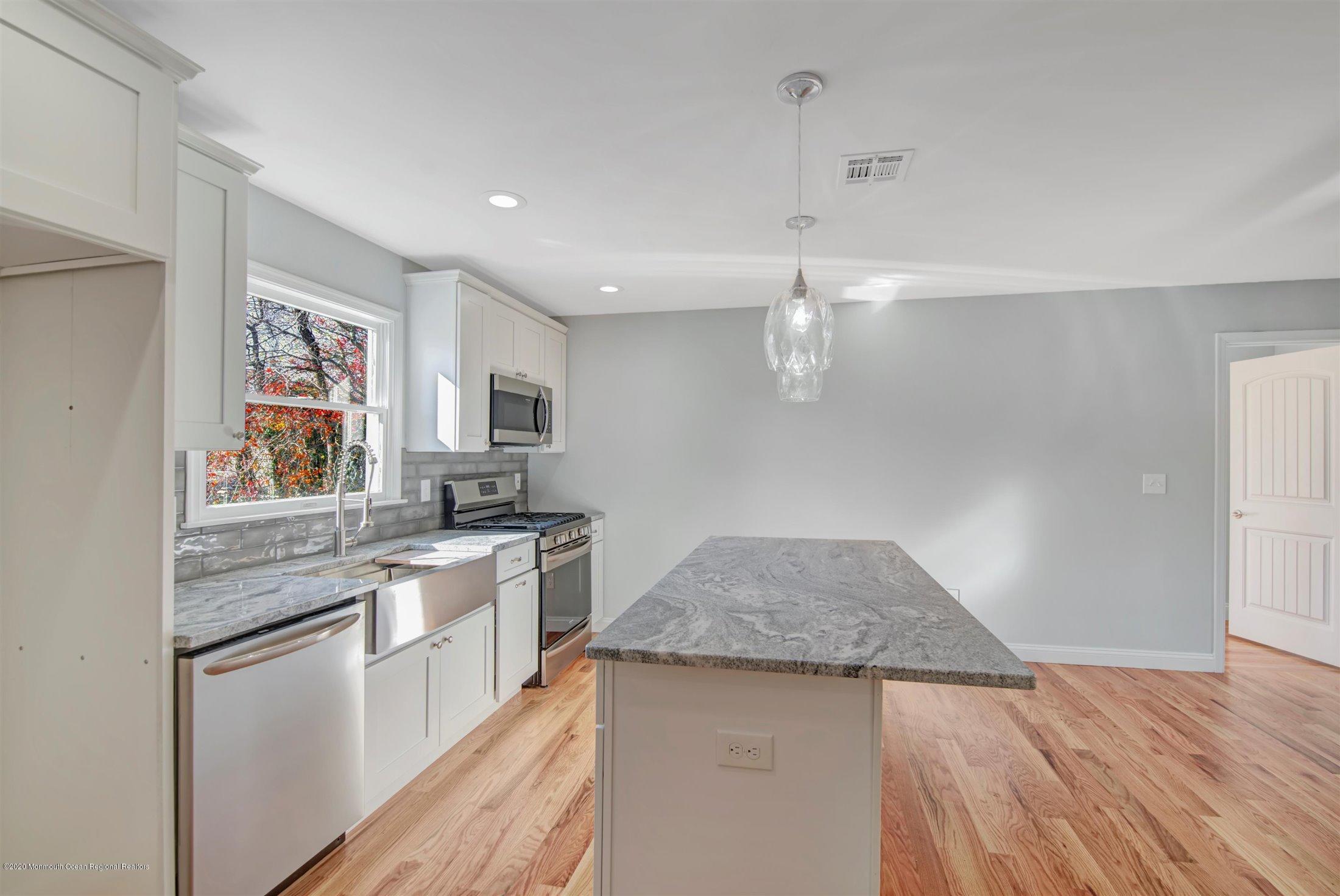 65 Harbor Inn Road Bayville, NJ 08721 - Photo 7 of 31 14-KITCHEN